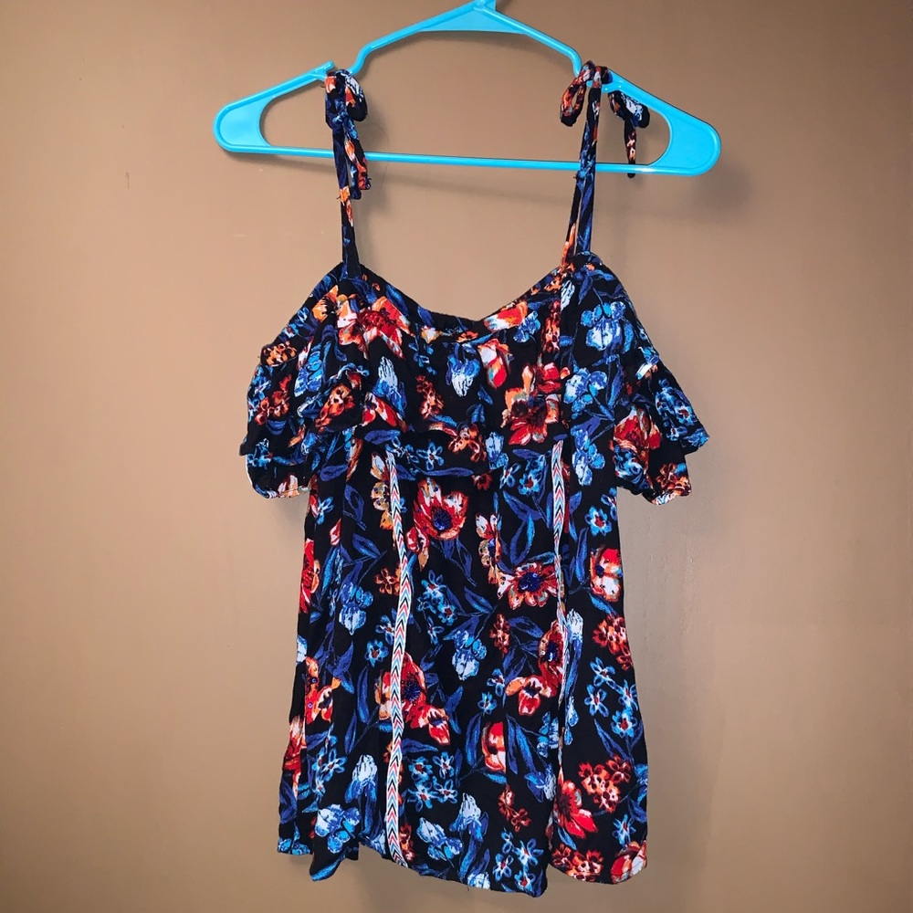 Cold-shoulder blouse